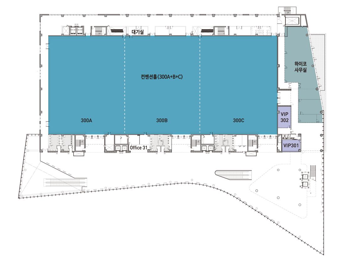 경주화벡컨벤션센터 3층 평면도입니다.   300A, 300B, 300C의 3개로 분할가능한 3,241m2 면적의 대회의실과 8개국어 동시통역실이 구비되어있습니다.